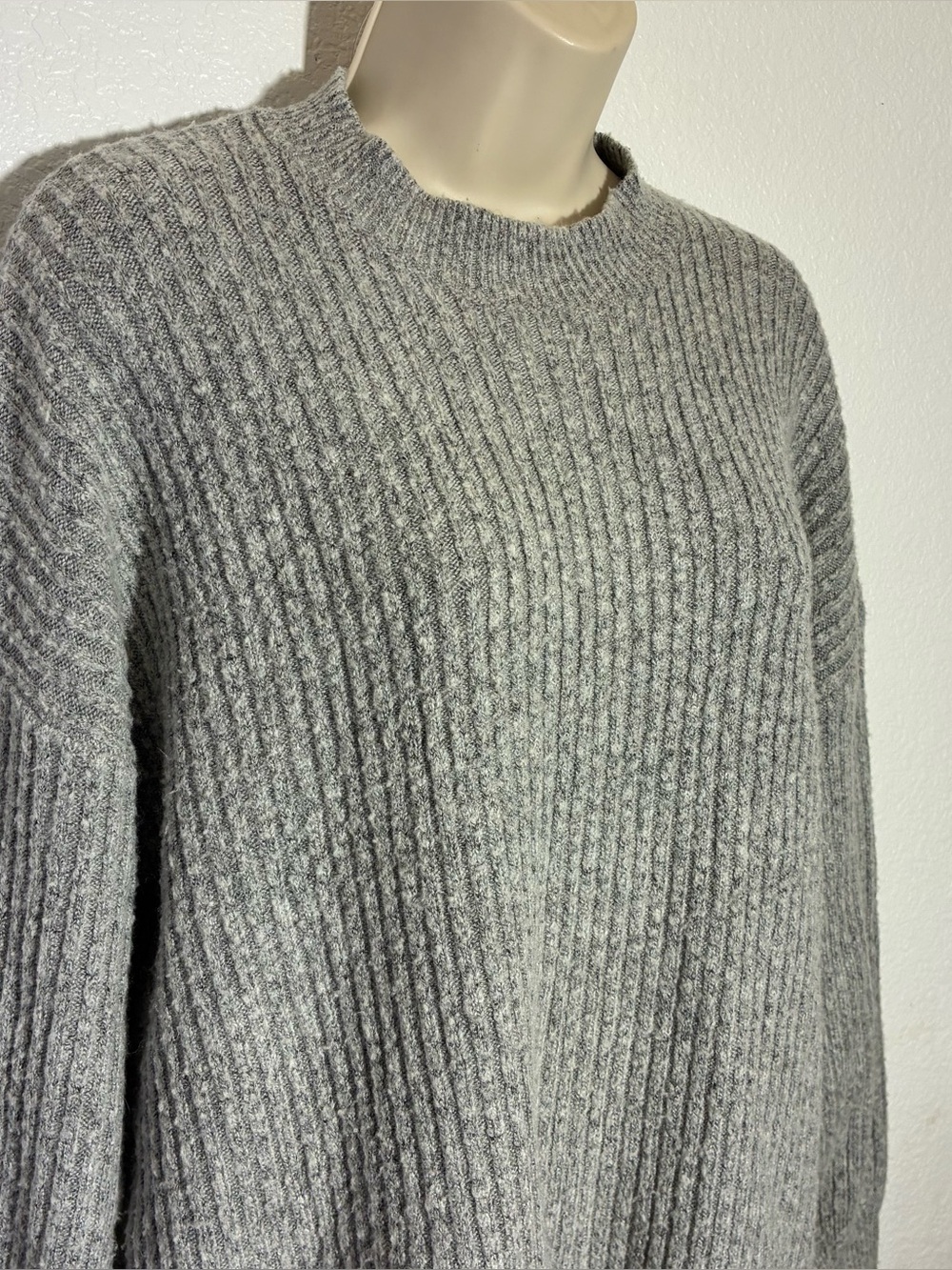Forever 21 over sized womens Gray Ribbed Crewneck Sweater size small